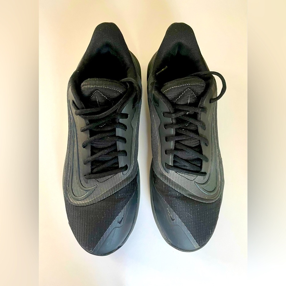 NIKE Precision 7, Men’s US 9.5 (or Women’s US 11)